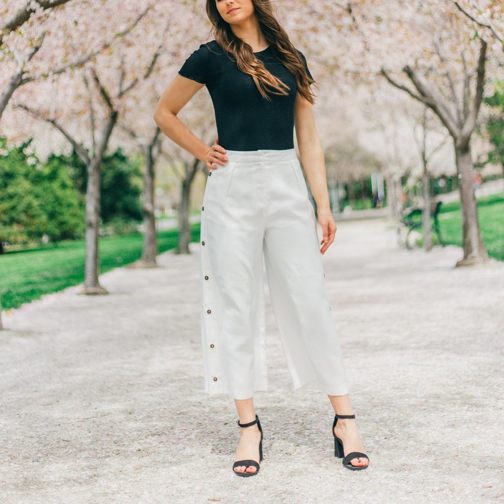 Dress Forum Placket-Side Culotte Pants in White
